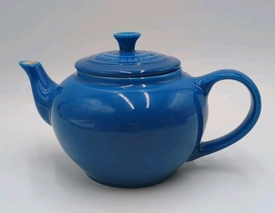 Le Creuset Cobalt Blue Stoneware Teapot with Ceramic Infuser 1.4