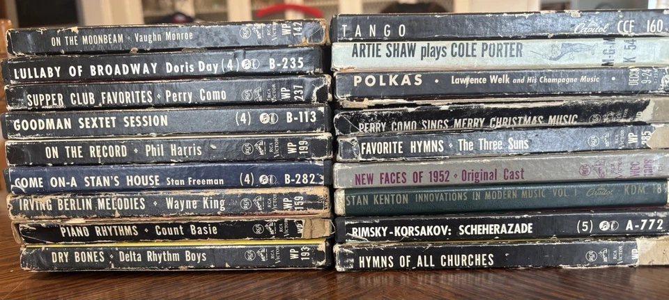 Vintage Boxed 45s Record Album Lot Of 18 Tango Polka Perry Como Dry Bones - Image 2 of 4