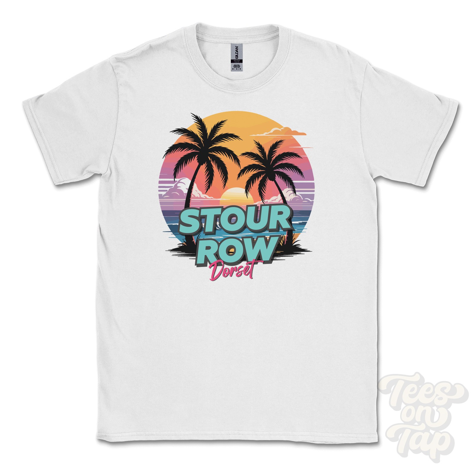 FILA T SHIRT STOUR ROW DORSET Retro stile Miami divertente parodia estiva UK