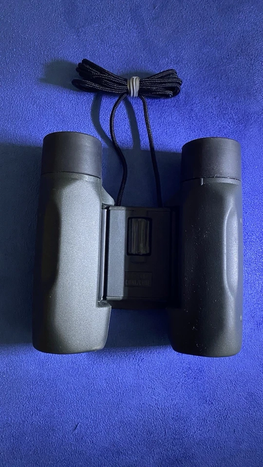 Canon Pocket Binoculars 10x25A 5.2 Cord to Secure At Neck Strap Included - Image 2 of 4