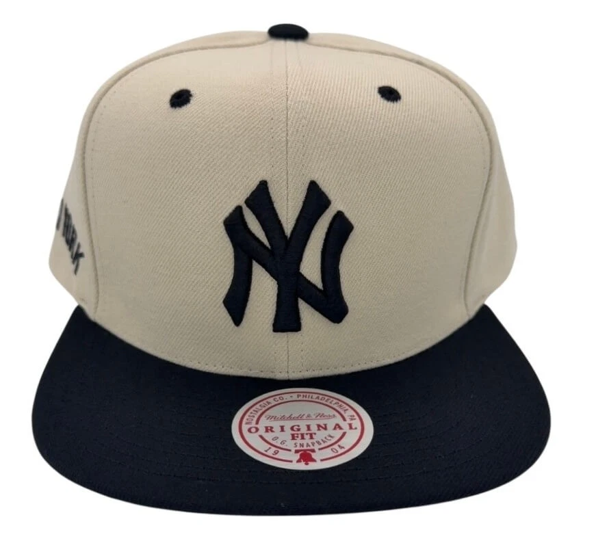 Sombrero Mitchell & Ness MLB New York Yankees Evergreen Crema y Negro Snapback Foto 2 de 4