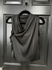 Zara women  s business blouse Size: Small Used in excellent condition