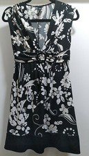 LOVE DRESS Medium Black w/White Floral, Collarless V Neck, Sleeveless, Short, 