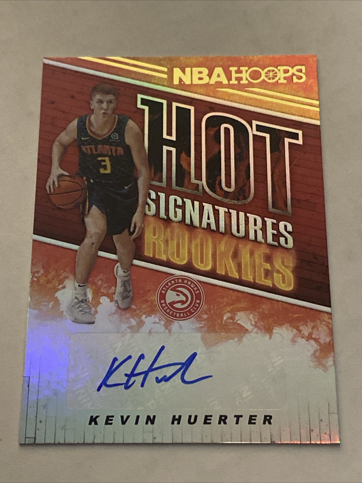 2018-19 Panini NBA Hoops Kevin Huerter Hot Signatures Rookies Auto RC #HSR-KH