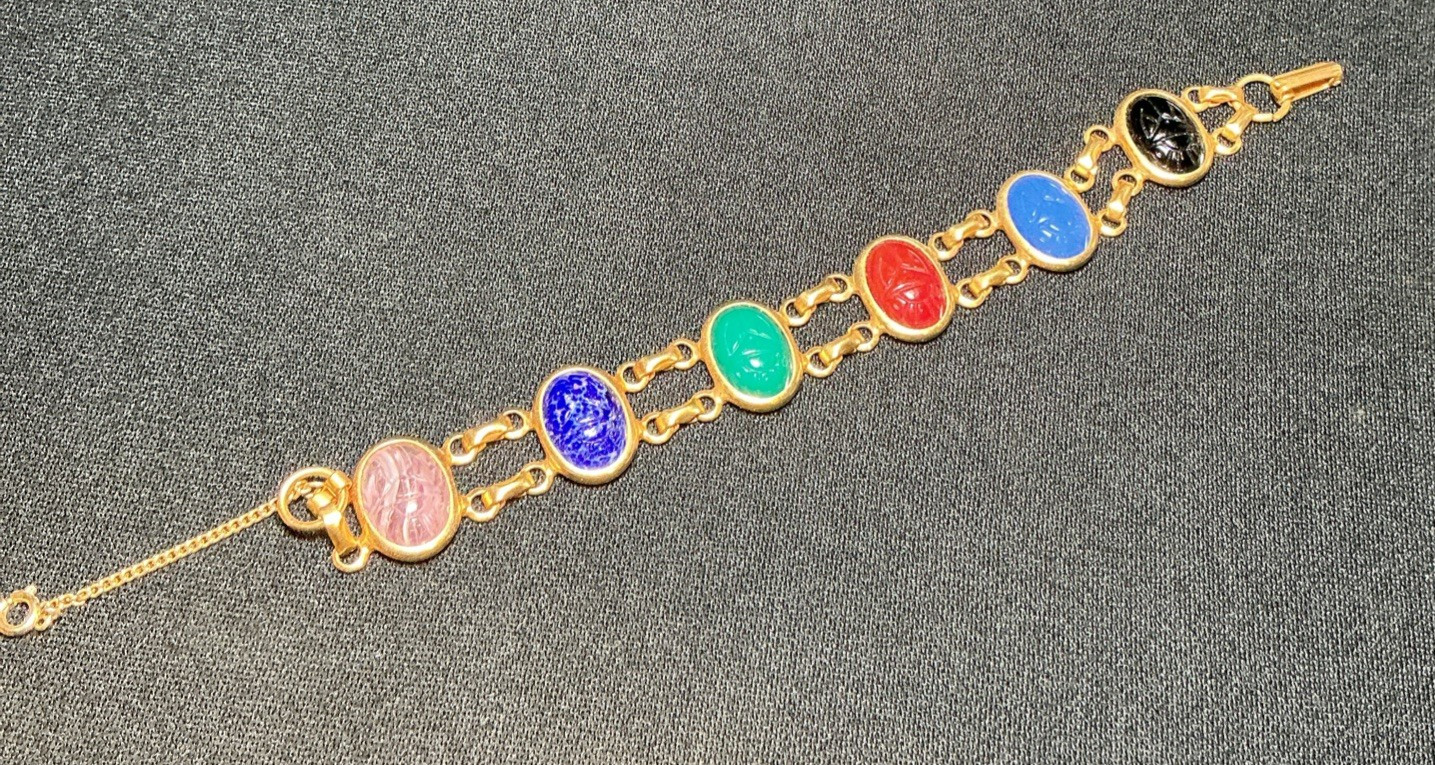 Vintage Gold Tone Multicolor Oval Gemstone Charm Bracelet Scarab Unsigned 7.5