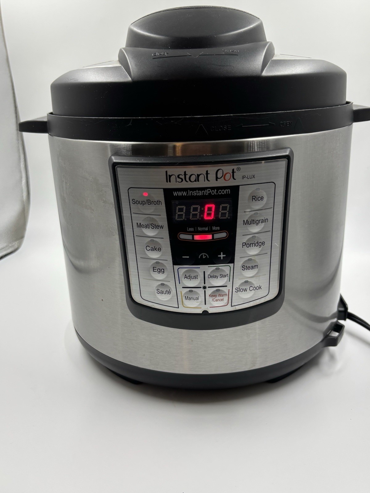 Instant Pot IP-LUX60 V3 6-Quart 6-in-1 Programmable Electric Pressure