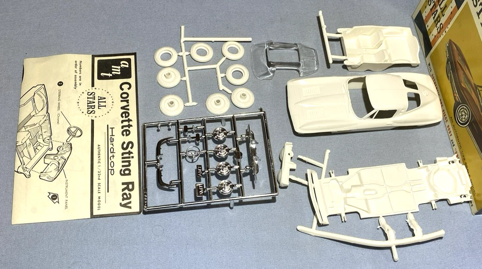 AMT CORVETTE STING-RAY HT “ALL-STAR” Kit#7963-50 1/32 AMT ORIGINAL NOS MODEL KIT - Image 4 of 4