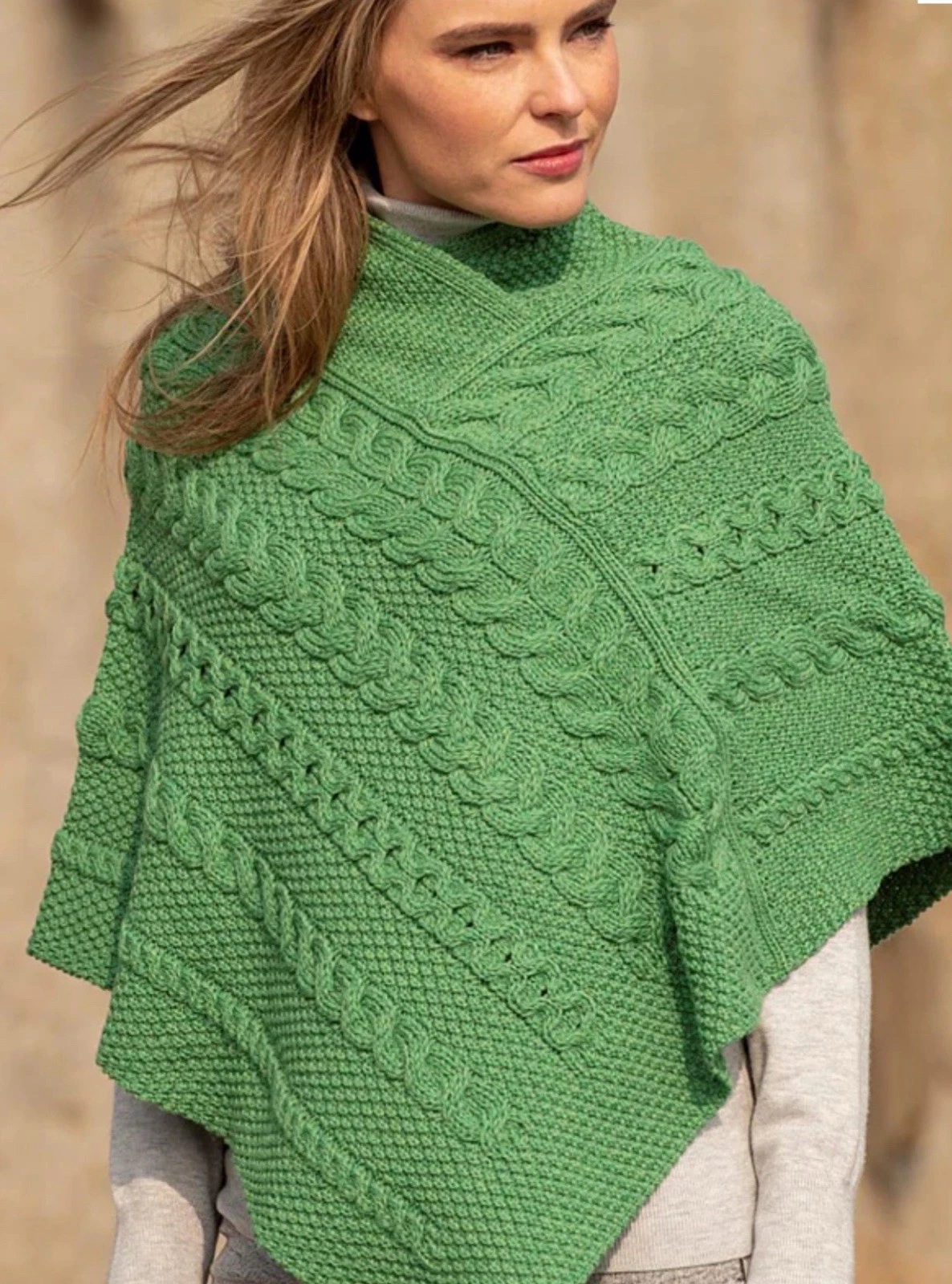 Aran Crafts Poncho Cape Sweater Womens S/M Green Merino Wool Cable Knit Ireland