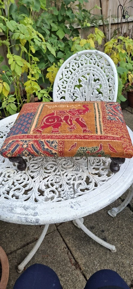 STUNNING INDIAN TAPESTRY FOOTSTALL WOODEN QUEEN ANNE LEGS COLOURFUL EXC CON BOHO - Image 2 of 4