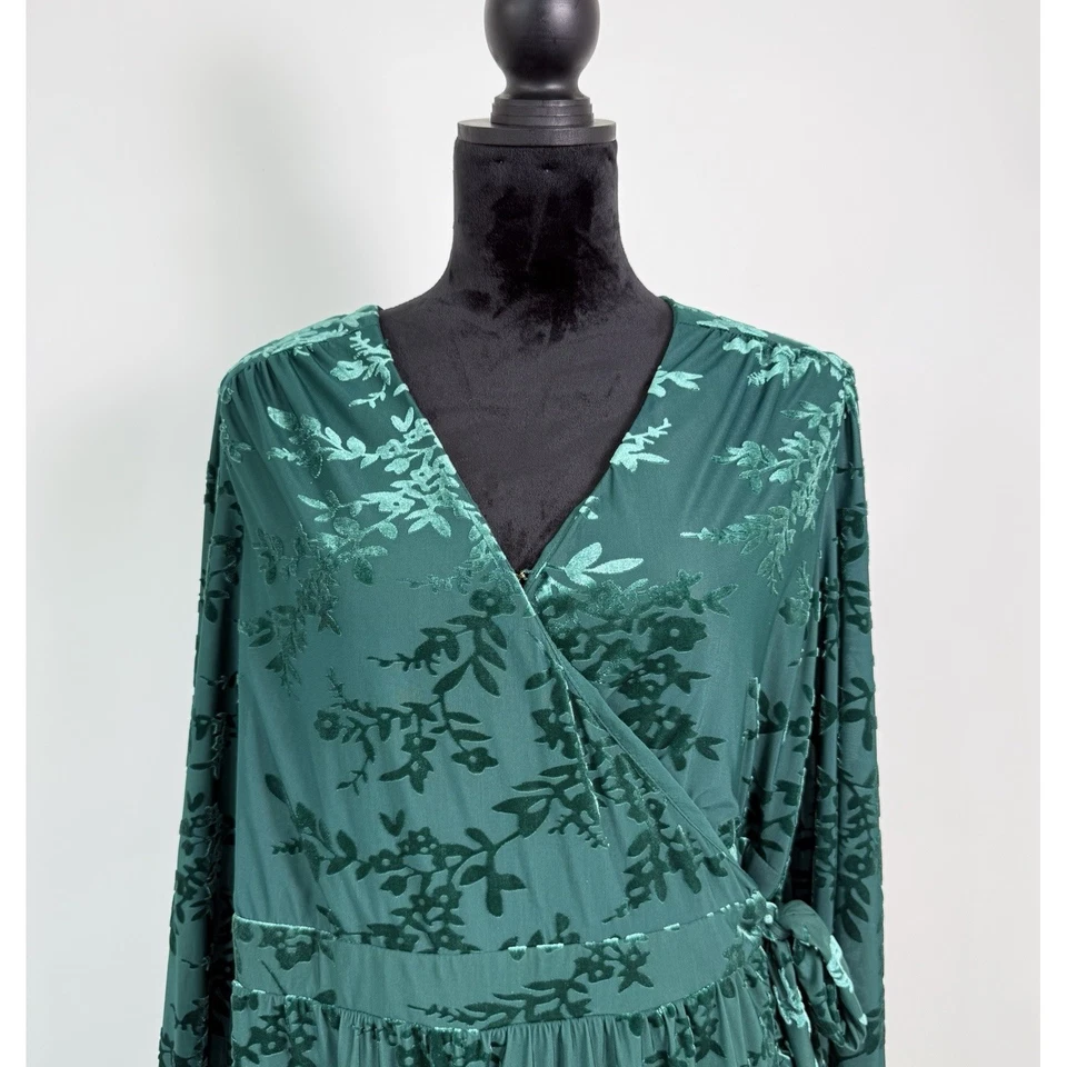 Vestido Draper James Terciopelo Burnout Envolvente Talla Grande Verde Esmeralda Fluido Femenino Foto 4 de 4