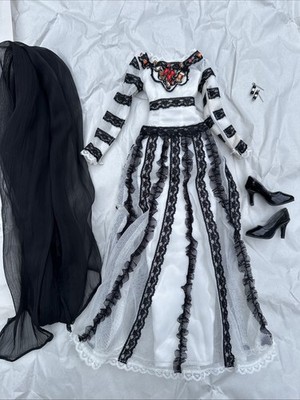 Tonner 2012 EVANGELINE & PARNILLA GHASTLY 19  Doll EVENINGS IN IPSWICH OUTFIT LE