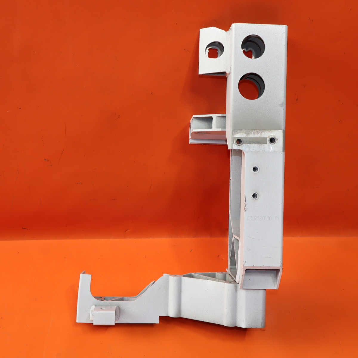 ROLLS ROYCE CULLINAN CARRIER SUPPORT BRACKET RIGHT 2017-2022 2023 41007448932