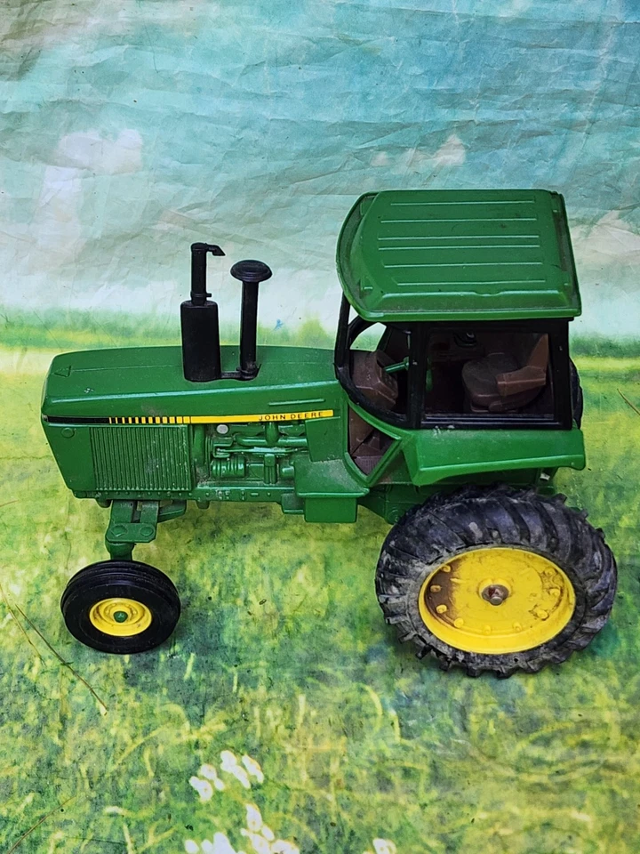  John Deere Tractor Model 4450 Diecast Metal Replica ERTL 1/16 Made in USA - Image 3 of 4