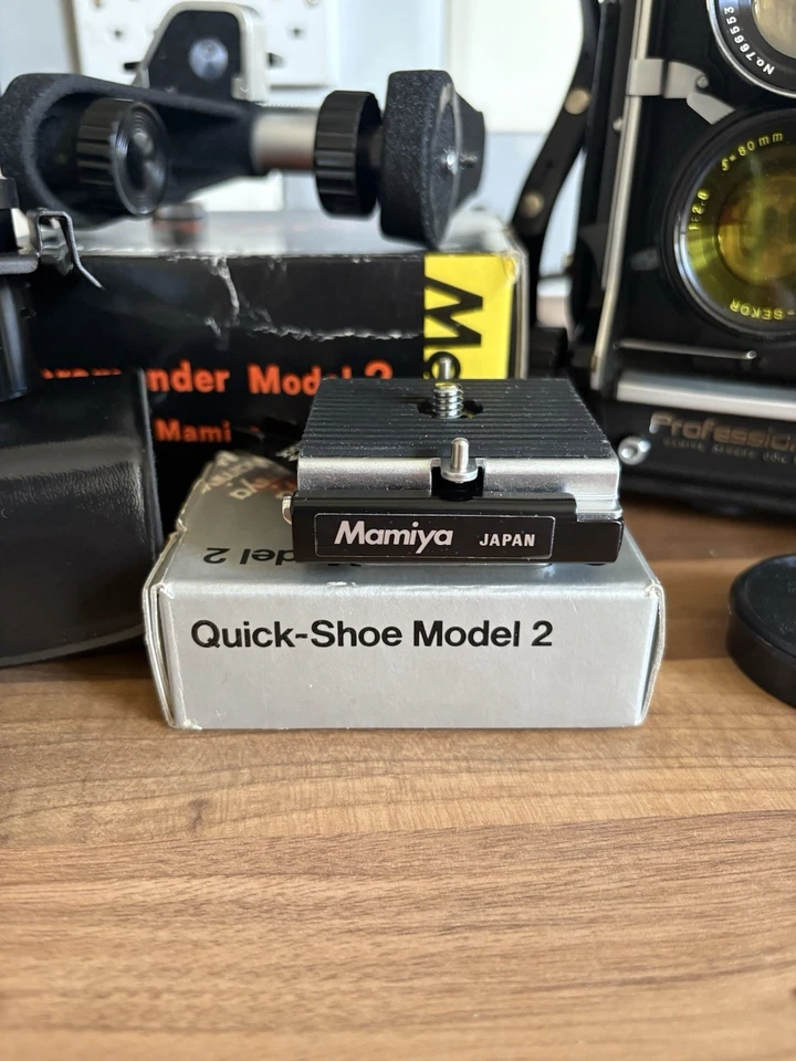 RARE Mamiya C330 120/220 Film Camera Bundle with 55/80/135mm Lens + Accessories - Image 4 of 4