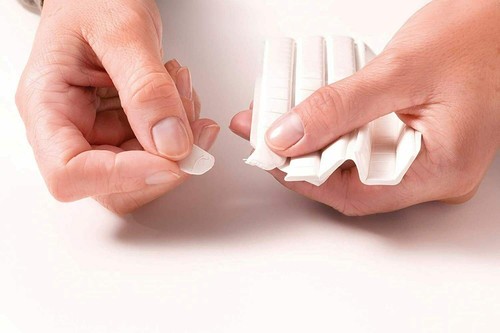 UHU Patafix Adhesive White Tac Reusable Adhesive Putty 60g - 80 Pads - Picture 2 of 8