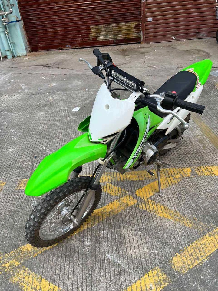 Kit de luces de barra de faros LED con puerto USB para Yamaha YZ450 YZ125 YZ250 WR450 WR250 Foto 3 de 4