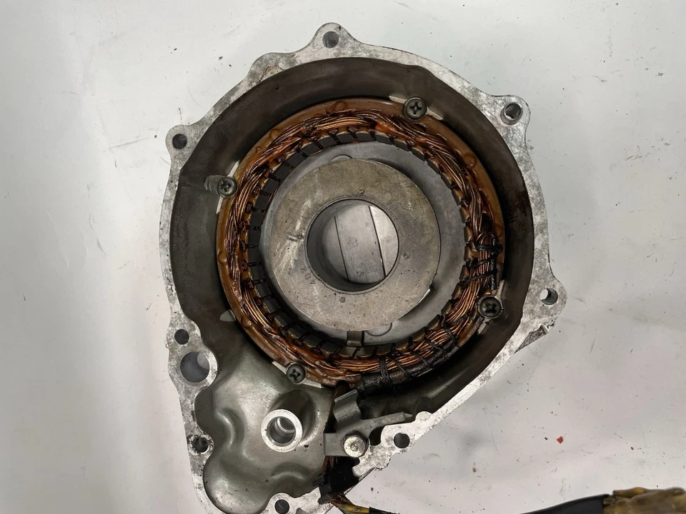 Estator Honda CB750F K A 1975-1978 + cubierta OEM 11631-300-040 Foto 2 de 3