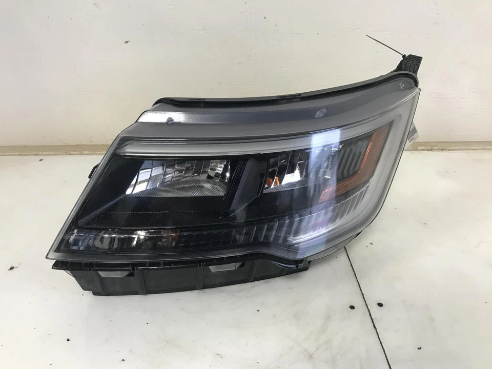 Conjunto de farol esquerdo usado serve para: Ford Explorer Sport 2018 esquerdo grau A - Imagem 3 de 4
