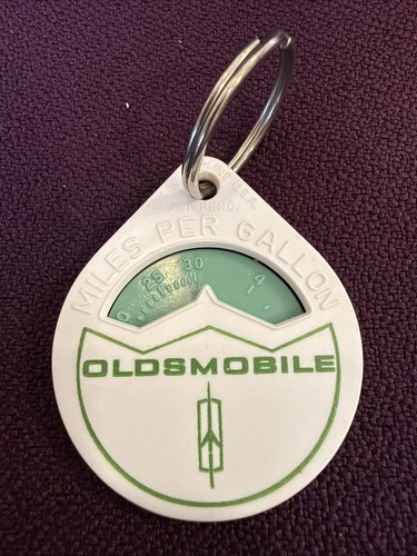Vintage OLDSMOBILE Miles Per Gallon Key Ring Chain Fob Automobile Advertising