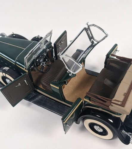 1932 Lincoln KB Green Top-Down Version 1:18 Motor City Classics - Missing Mirror - Bild 9 von 13