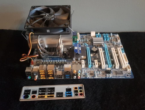 PC Mainboard Gigabyte GA 870A UD3  (Phenom x6 1055T/ 16 Gb Ram) Bundle
