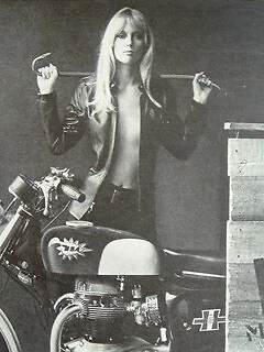 *READY to DISPLAY*1967 BSA Birmingham Small Arms Motorcycle*Jill Blank*ad print Foto 4 de 4