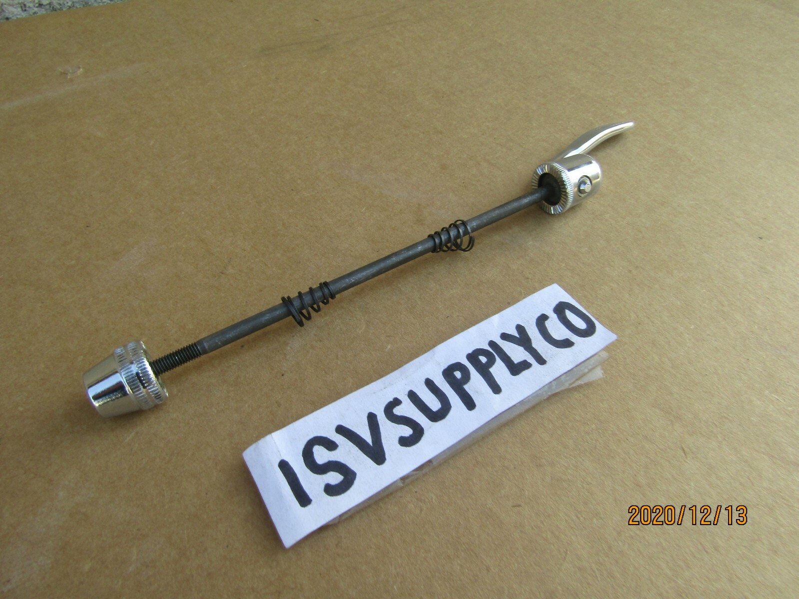 NEW BICYCLE REAR QUICK RELEASE AXLE SCREW W/ NUT FOR MTB, CRUISER, GT