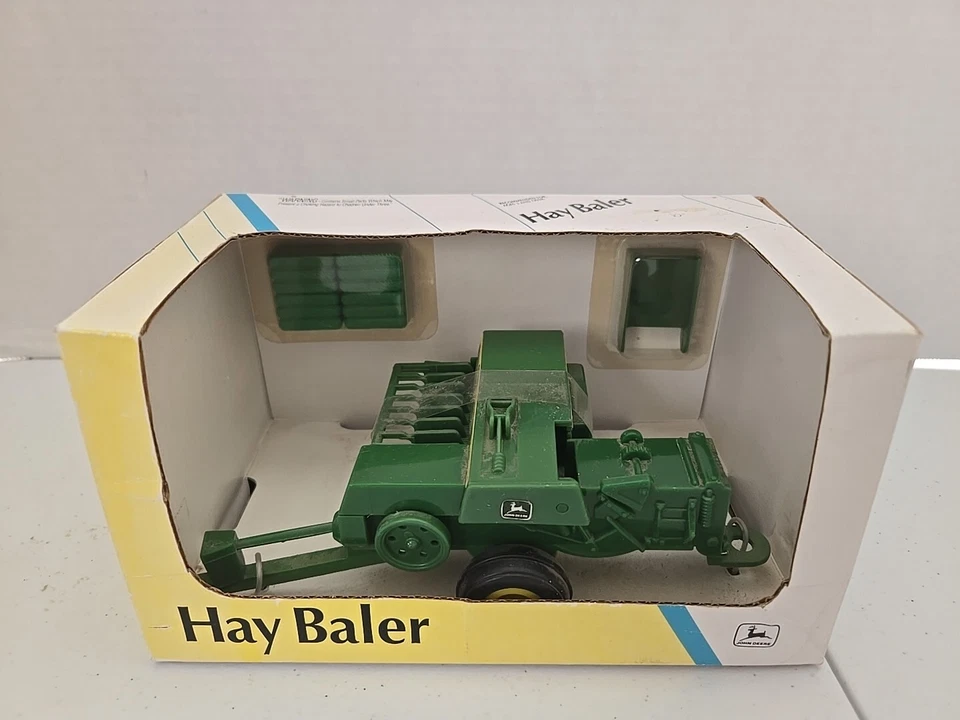 Vtg 1993 Ertl 1:32 Scale John Deere 338 Hay Baler w/4 Bales, #5639 In Orig Box - Image 2 of 4