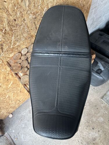 Kawasaki ZR550 B Zephyr 91-99 Genuine Seat bench driver seat pillion seat - Picture 5 of 13