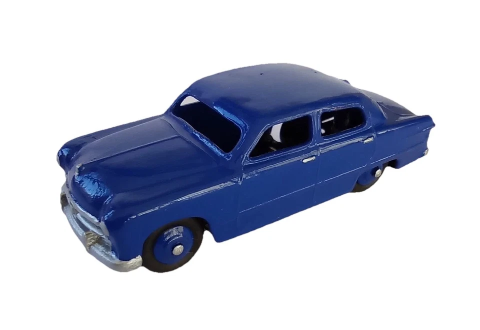 Vintage Dinky  #170 FORD SEDAN Exquisite model.  - Image 3 of 4
