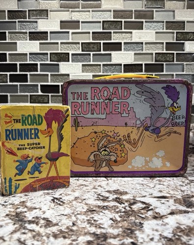 Vintage 1970s The Road Runner Metal Lunchbox 