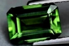 GREEN TOPAZ 7 x 5 MM EMERALD CUT VVS BEAUTIFUL COLOR