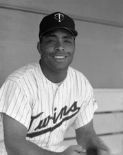 Minnesota Twins EARL BATTEY Glossy 8x10 Photo Poster Baseball Print 