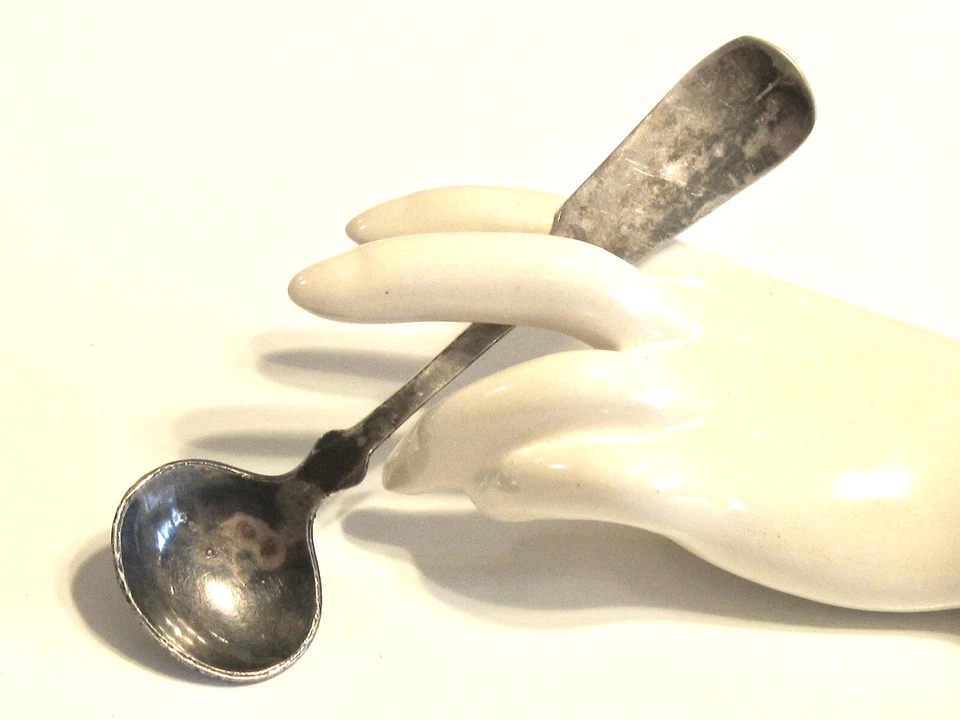 COLHER DE MOLHO DE SAL ANTIGA PRIMITIVA ROGER & BRO A1 BANHADA A PRATA ESTERLINA - Imagem 3 de 4