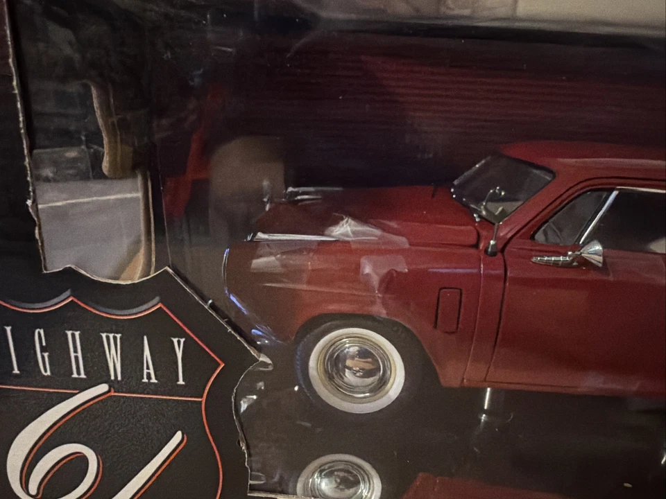 Highway 61 1951 Studebaker Champion 1:18 Diecast Studebaker Maroon In Box - Image 4 of 4