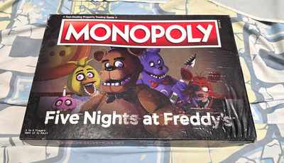 Five Nights at Freddy's Monopoly Board Game 2018 Complete Fazbear Chica Horror