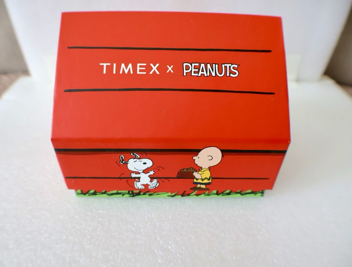 New Timex M79 Auto Peanuts Snoopy Masked Marvel Limited Watch