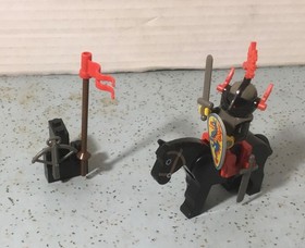 1992 LEGO BLACK KNIGHTS SET# 6009-BLACK KNIGHT 24pcs 1FIG 1HORSE w/INSTRUCTIONS