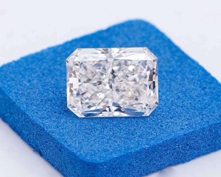 10 Ct Certified Lab-Grown Diamond VVS1 Clarity Radiant Cut D Color CVD Diamond