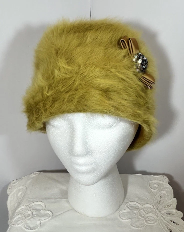 Broche lazo vintage de piel sintética verde Ann Marie sombrero estrás para mujer Foto 2 de 4