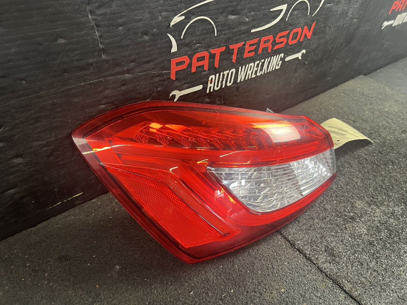 14-17 MASERATI GHIBLI DRIVER LH REAR QUARTER PANEL MOUNTED TAIL LIGHT STOP LAMP
