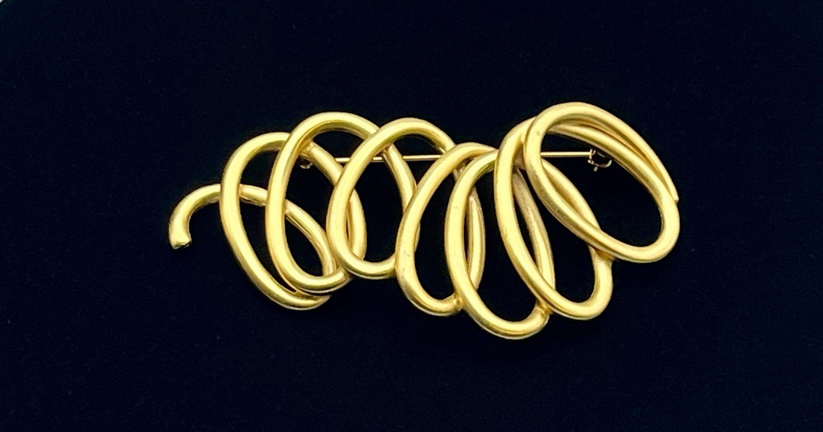 Vintage Abstract Gold Tone Spiral Brooch Modernist Sculpture Statement Pin