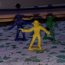 Vintage Plastic Cowboy Western Toy Figures Lot Assorted Colors