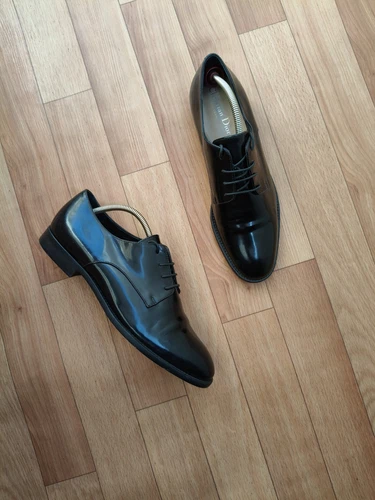 DERBY À LACETS EN CUIR VERNI NOIR CHRISTIAN DIOR TAILLE EU 38, 5 UK, 7 US