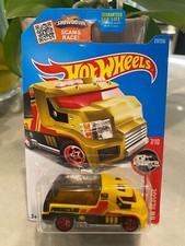 2016 Hot Wheels #217 HW Rescue 7/10 RAPID RESPONSE Yellow w/Red 5 Spoke Wheels