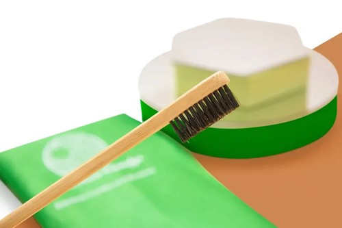 Magic Collection High Quality Bamboo Perfect Edge Brush- Grooms & Smooths Edges - Picture 3 of 4