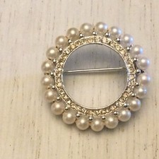 Vintage Estate Silvertone  Round Wreath  Faux Pearl  Rhinestone Design Brooch