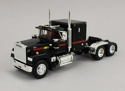 DCP 1:64 *BLACK* Mack Super-Liner MAGNUM Semi Truck w/60