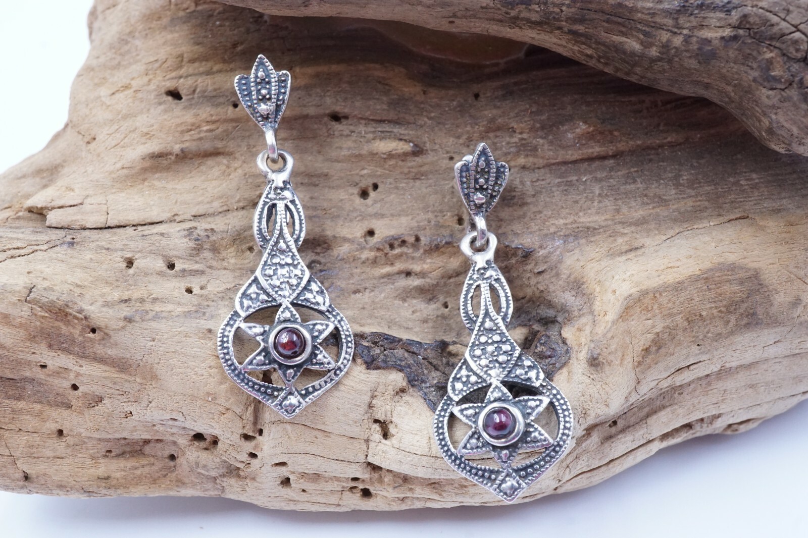 Sterling Silver Garnet Dangling Stud  Earrings 6.… - image 1