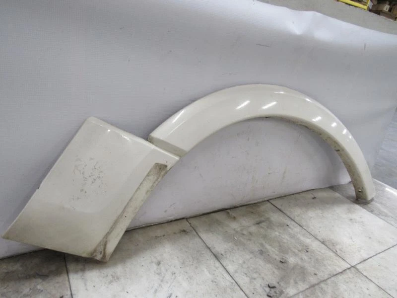 Alargador de para-lama direito Ford Expedition 2007 - Imagem 2 de 3